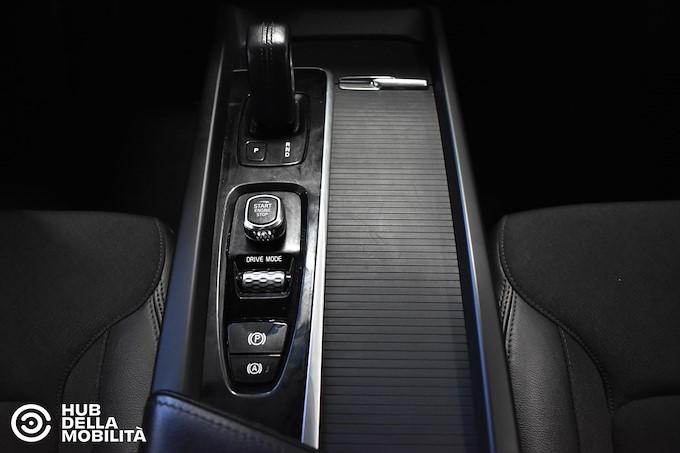 VOLVO XC60 B4 (d) Geartronic Inscription